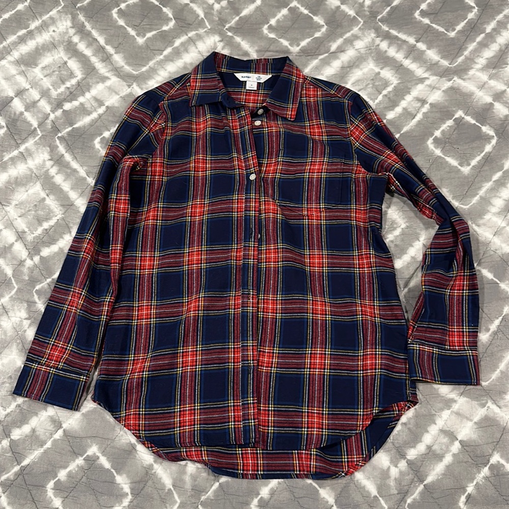 Old Navy Women’s Classic Button-Down Shirt | Small